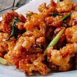 Kembang Kol Krispi dengan Saus Pedas Manis