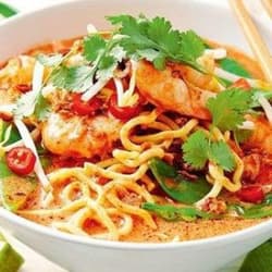 Mie Kuning Kuah Santan Pedas