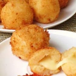 Bola Kentang Isi Keju
