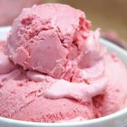 Es Krim Strawberry