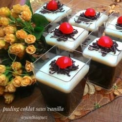 Pudding Coklat Saus Vanila