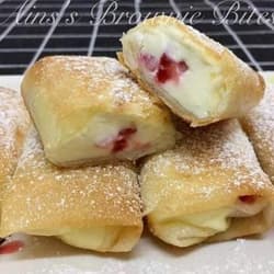 Strawberry Cheescake Rolls