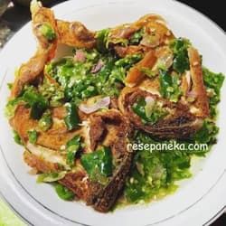 Ayam Batakok Lado Mudo (Ayam Geprek Cabe Ijo)