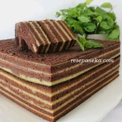 Lapis Legit Putih Telur