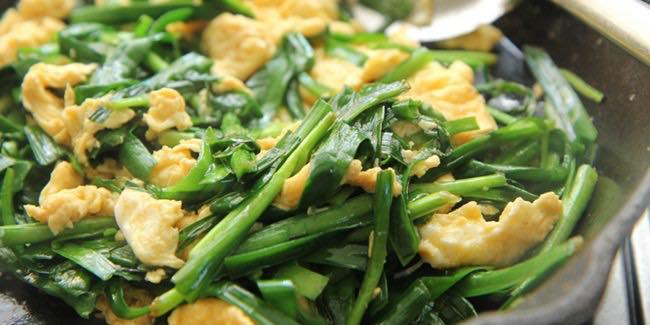 Tumis Daun Bawang Telur