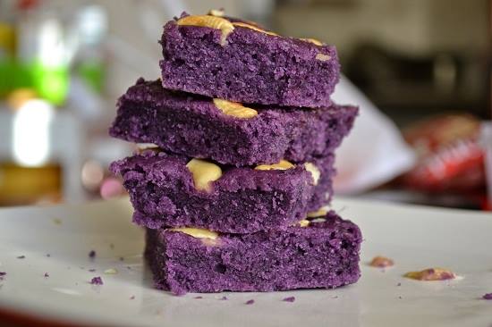 Kue Brownies Ubi Ungu