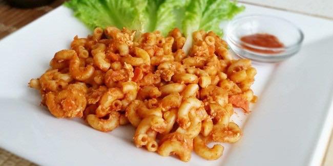 Tumis Makaroni Telur Pedas Gurih