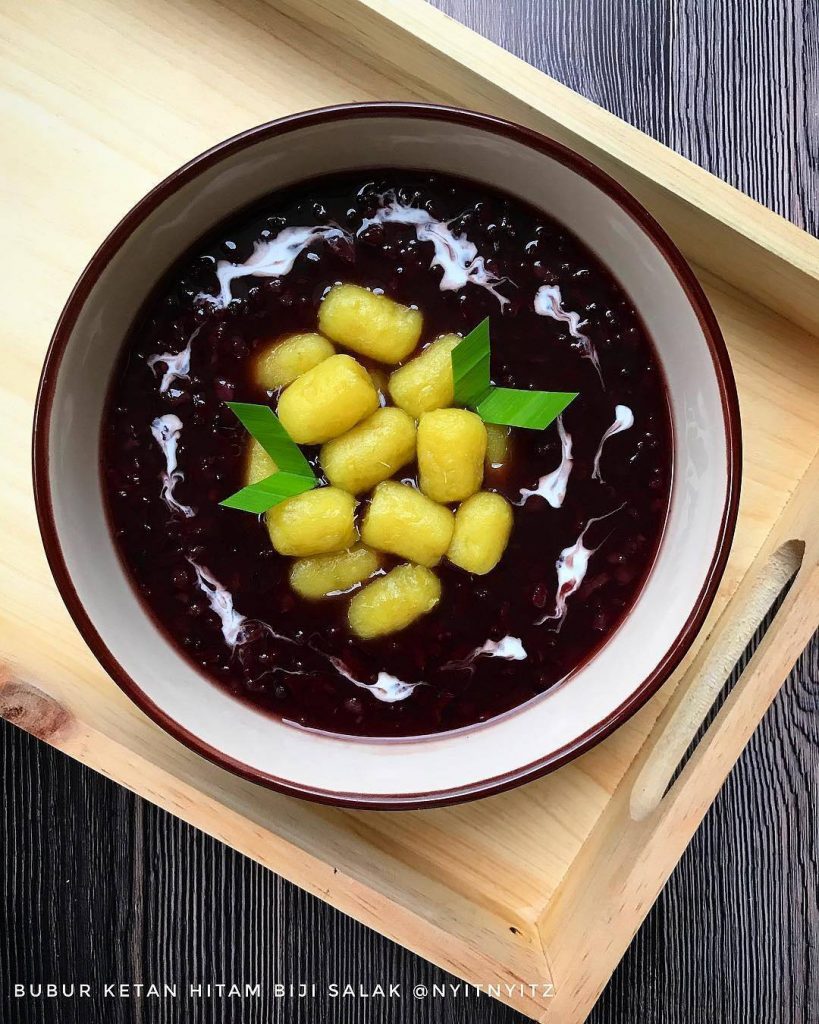 Bubur Ketan Hitam Topping Biji Salak