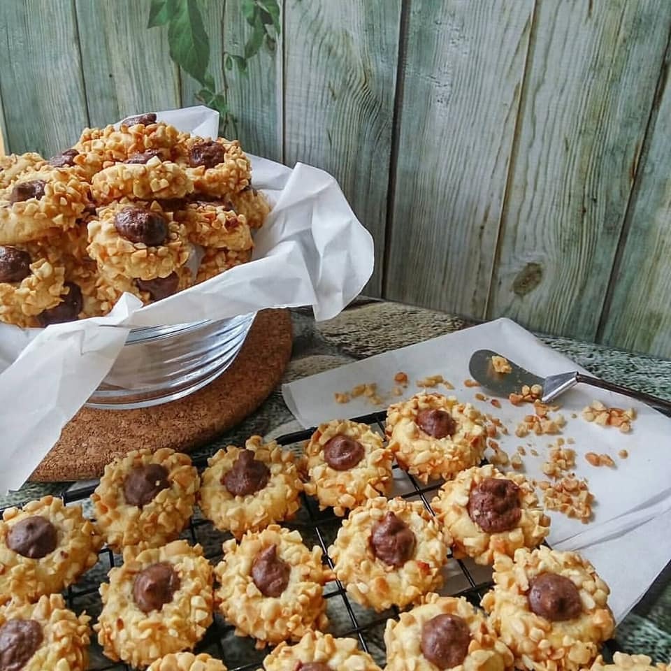 Crunchy Peanut Thumbprint Cookies