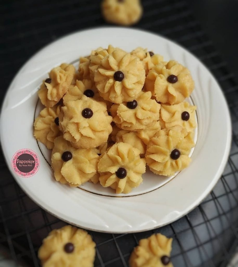 Kue Semprit ( Eggles )