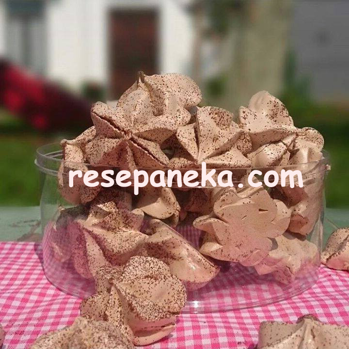 Coffee Meringue Kisses