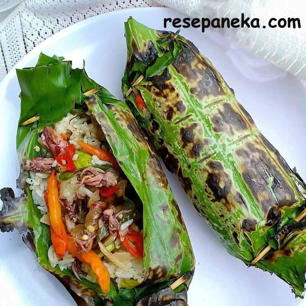 Nasi Bakar Cumi Asin Pedas